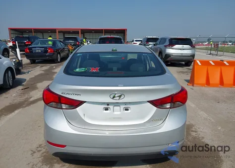 2016 Hyundai Elantra Value Edition z USA, uszkodzony, nr VIN 5NPDH4AEXGH738588